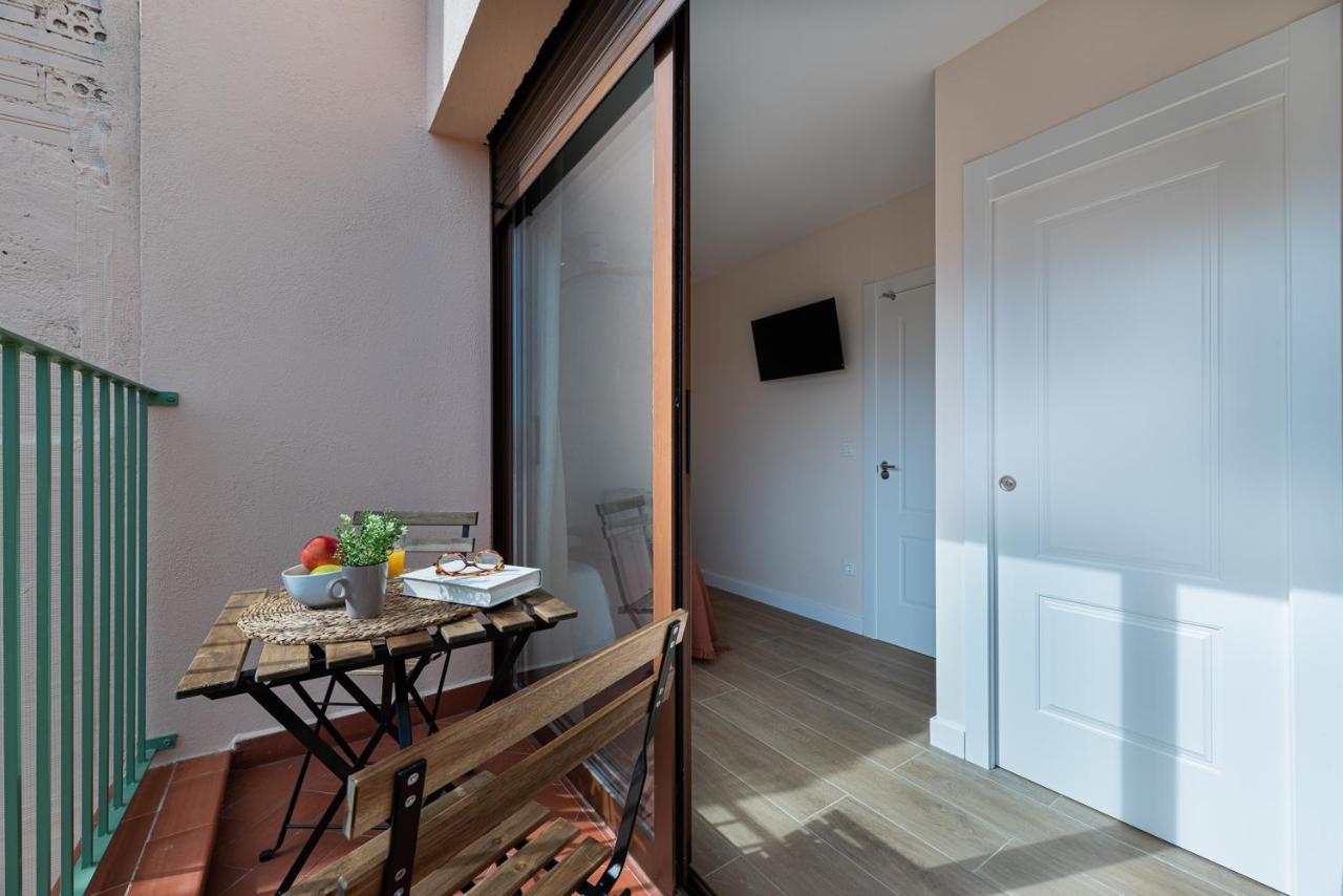 Vestal Suites Domo Камбрильс Экстерьер фото